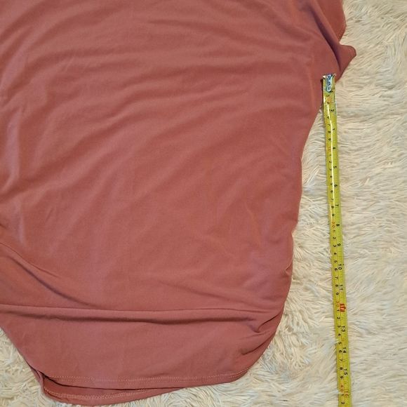 ‎Discreet Top With Necklace - Picture 6 of 6